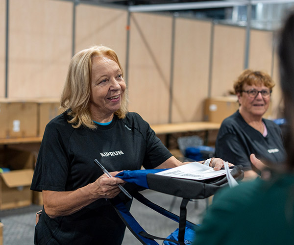10 KM bénévole - remise des dotations au retrait des dossards